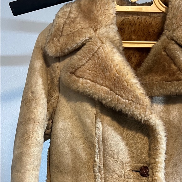 Vintage 1980's Shearling Women’s Coat by Lawrence USA - Picture 4 of 13